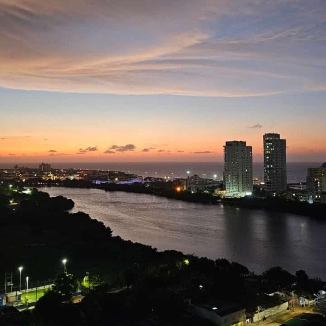 Flash Sale! With 3 Rooms, 2 Bathrooms 5 Min To The Beach, The Walled And Airport Apartamento Cartagena