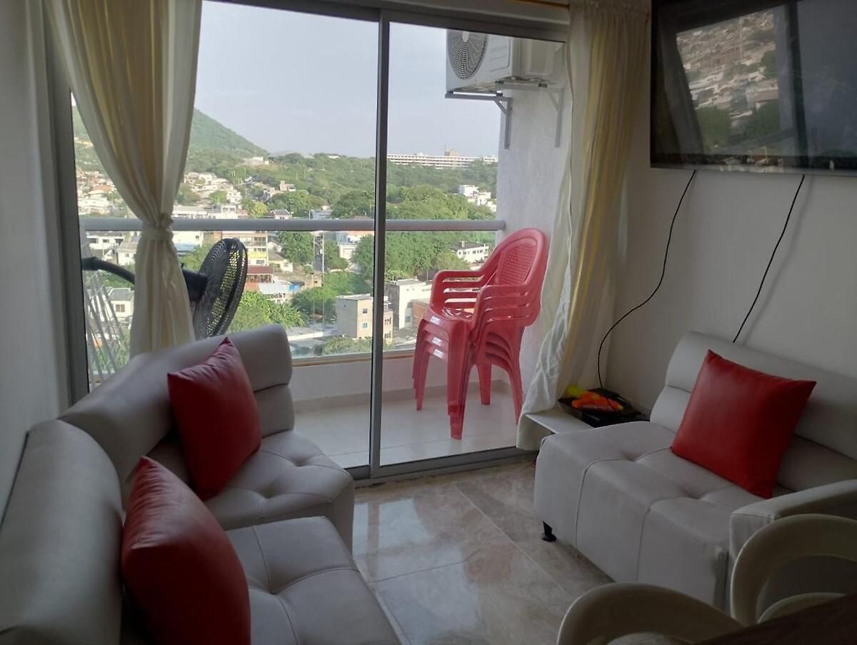 Flash Sale! With 3 Rooms, 2 Bathrooms 5 Min To The Beach, The Walled And Airport Apartamento *