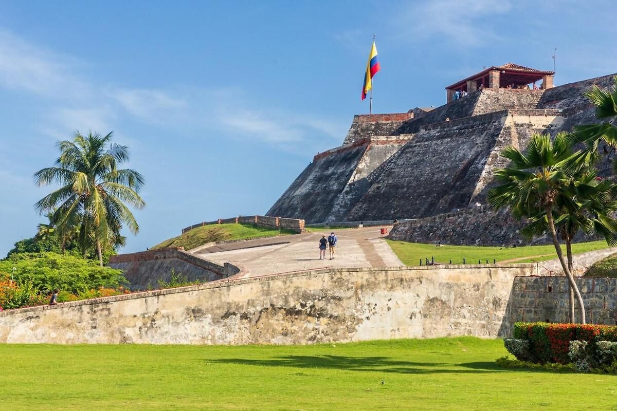 Flash Sale! With 3 Rooms, 2 Bathrooms 5 Min To The Beach, The Walled And Airport * Cartagena