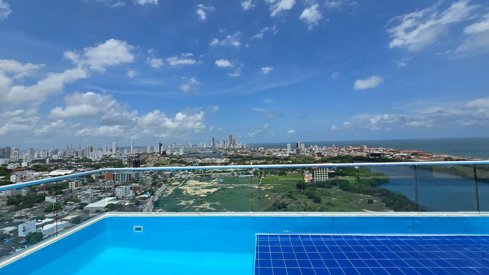 Flash Sale! With 3 Rooms, 2 Bathrooms 5 Min To The Beach, The Walled And Airport *