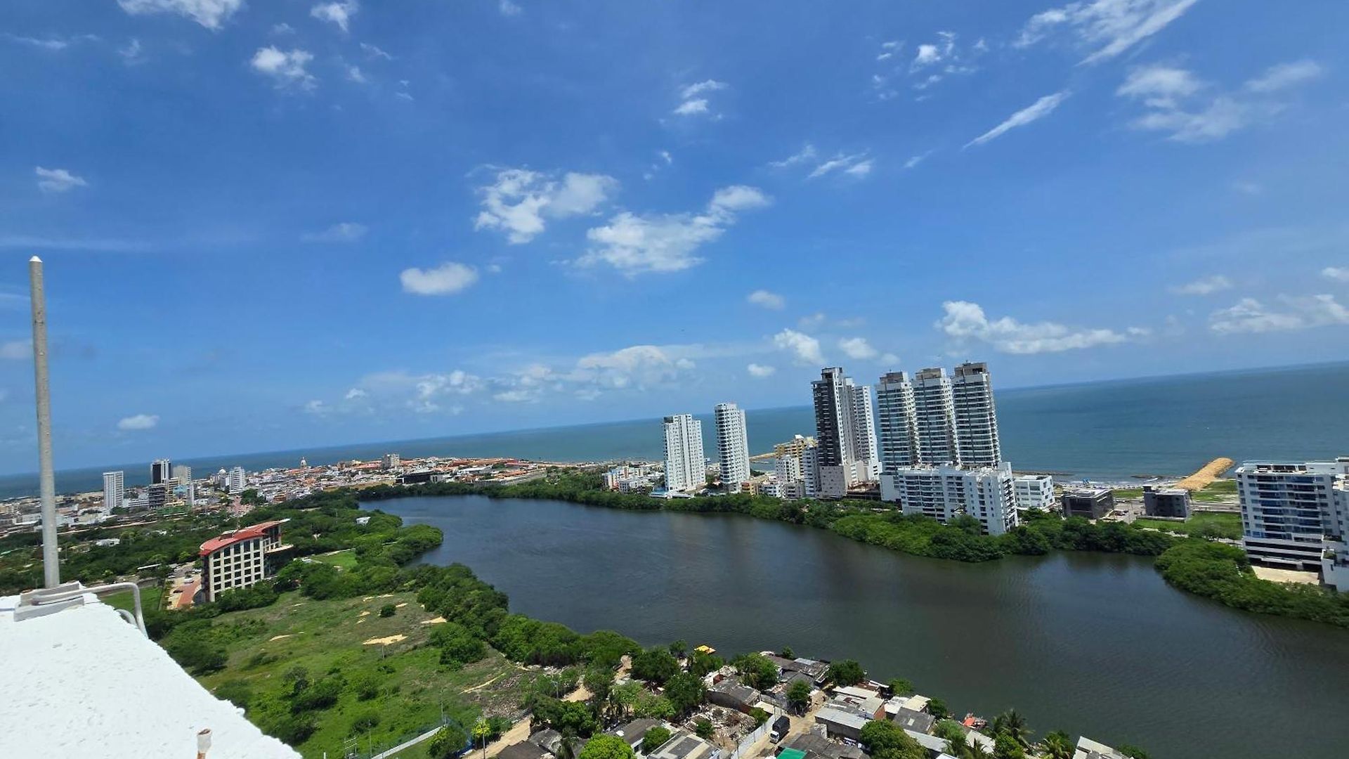 Flash Sale! With 3 Rooms, 2 Bathrooms 5 Min To The Beach, The Walled And Airport * Cartagena